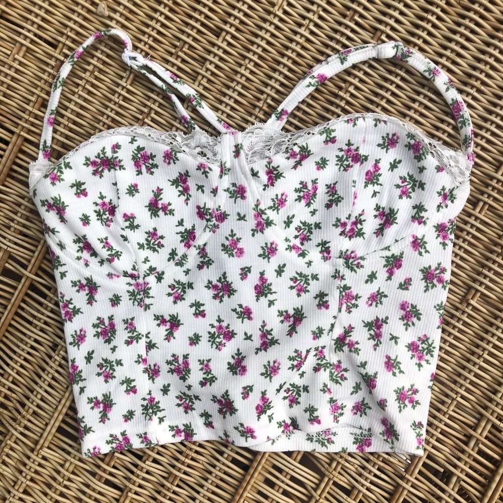 SHEIN floral crop top with lace